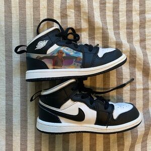 Toddler Air Jordan 1 mid shoes size 9